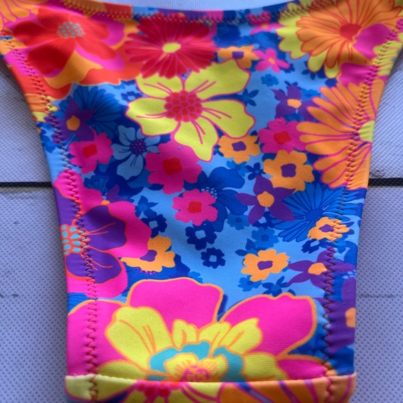 Kulani Kinis Blue Pink Yellow Floral Bikini Top SMALL - Picture 8 of 9